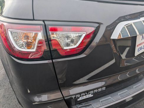 Used 2017 Chevrolet Traverse LT w/ LPO, 'HIT The Road' Package FWD image 13