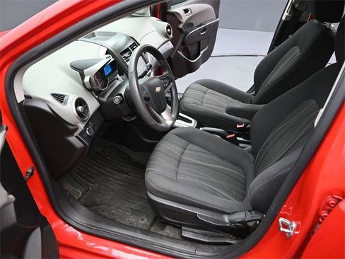 Used 2016 Chevrolet Sonic LT image 9