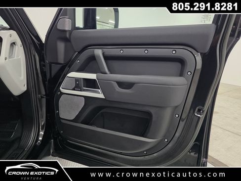 Used 2023 Land Rover Defender 130 SE AWD/4WD image 10
