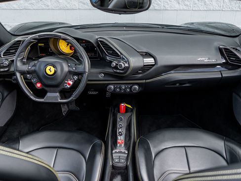 Used 2018 Ferrari 488 Spider RWD image 4