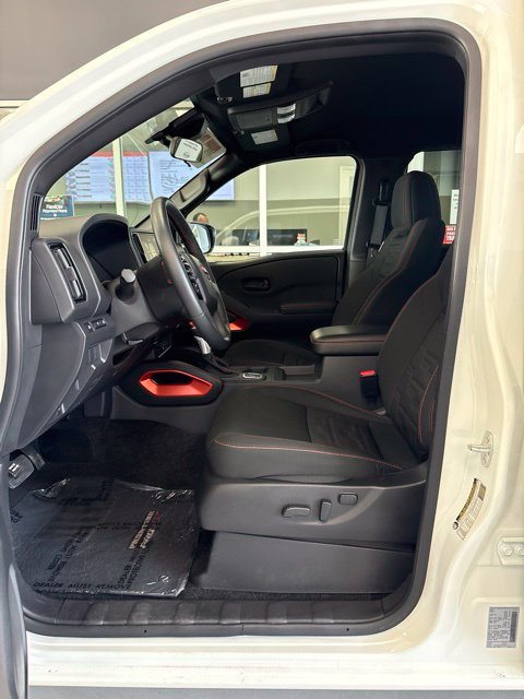 Used 2026 Nissan Frontier PRO-4X AWD/4WD image 5
