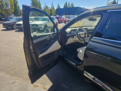 Used 2025 Genesis GV80 3.5T Prestige AWD/4WD image 20