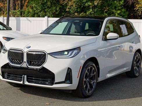 Used 2025 BMW X3 xDrive30i w/ M Sport Package image 3