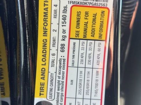 Used 2023 Ford Explorer XLT image 29