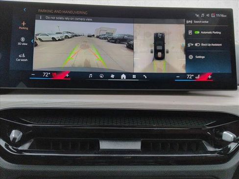 Used 2025 BMW 330i xDrive Sedan w/ Premium Package image 14