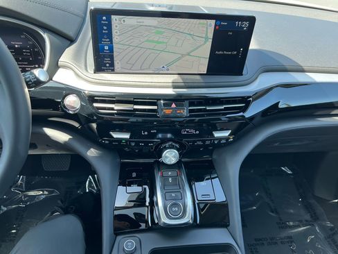 Certified 2026 Acura MDX w/ Technology Package image 18