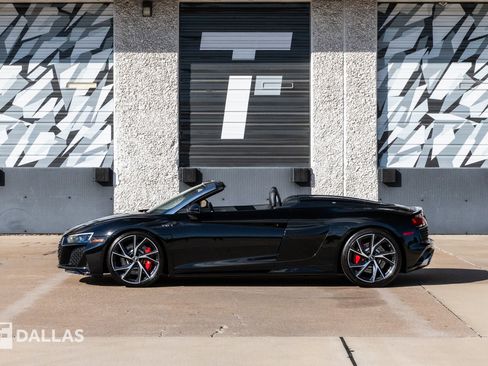 Used 2021 Audi R8 V10 w/ Premium Package image 8