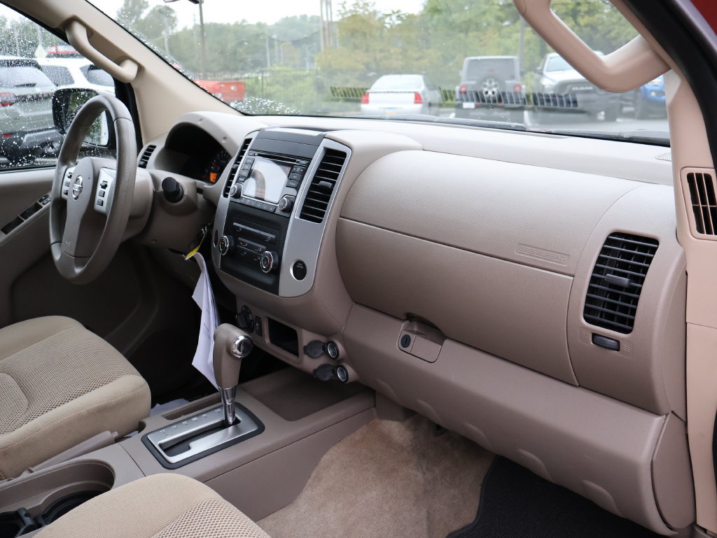 Used 2016 Nissan Frontier SV AWD/4WD image 9