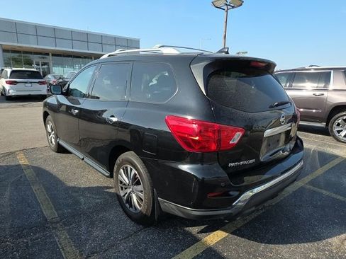 Used 2019 Nissan Pathfinder S image 2
