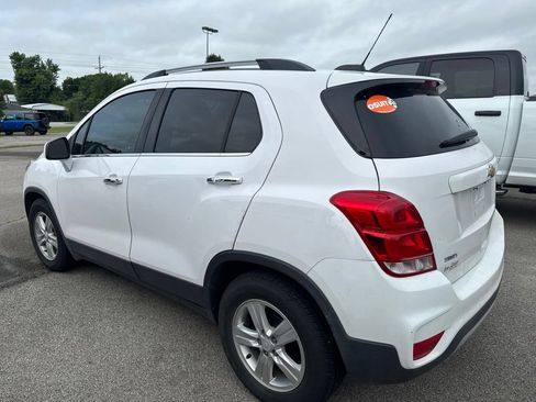 Used 2019 Chevrolet Trax LT w/ LT Convenience Package FWD image 4