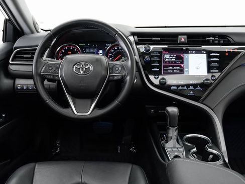 Used 2019 Toyota Camry XSE image 16