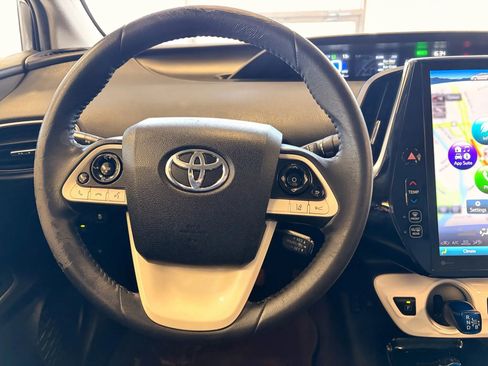 Used 2017 Toyota Prius Prime Premium image 25