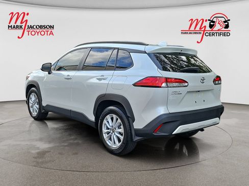 Used 2024 Toyota Corolla Cross LE w/ Moonroof Package FWD image 15