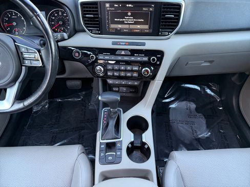 Used 2021 Kia Sportage EX w/ EX Technology Package image 11