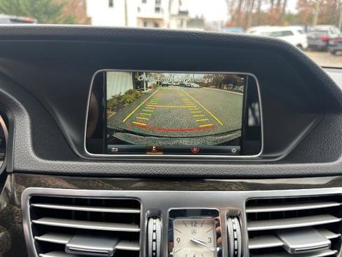 Used 2016 Mercedes-Benz E 350 4MATIC Sedan image 27