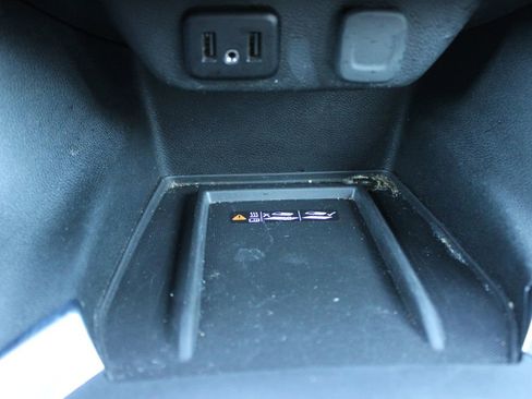 Used 2023 Chevrolet Traverse LT FWD image 45
