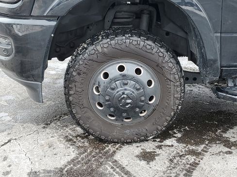 Used 2022 RAM 3500 Limited image 10