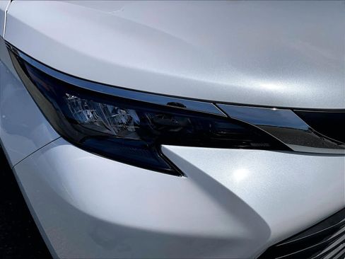 Used 2025 Toyota Sienna XLE w/ XLE Plus Package image 34