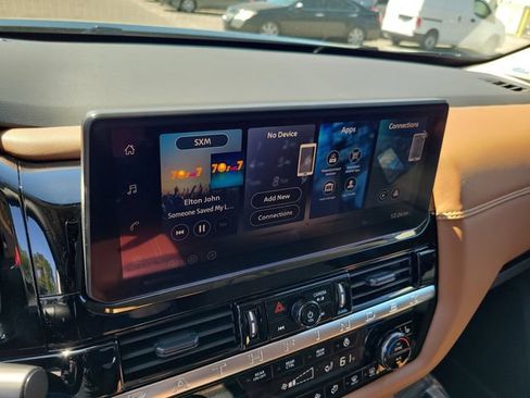 New 2026 Nissan Pathfinder Platinum FWD image 16