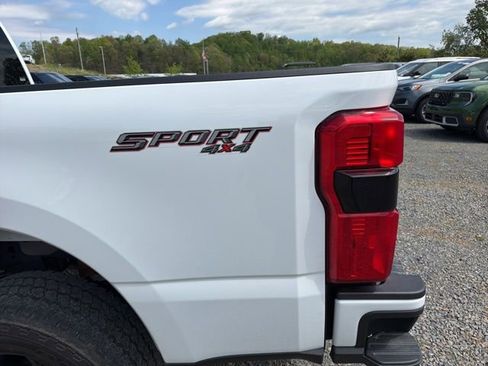 Used 2023 Ford F250 XLT w/ XLT Premium Package AWD/4WD image 6