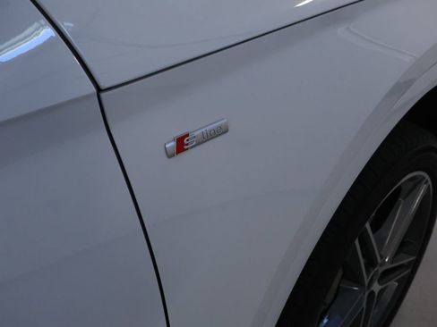 Used 2021 Audi Q5 e Prestige w/ Prestige Package image 11