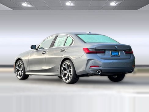 Used 2026 BMW 330i Sedan w/ Premium Package RWD image 3