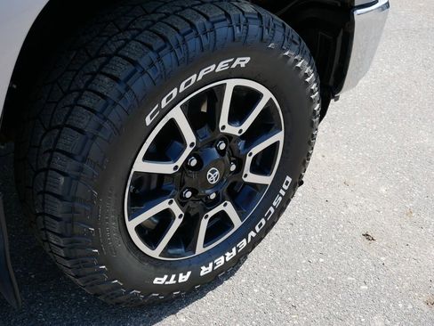 Used 2015 Toyota Tundra SR5 w/ TRD Off Road Package image 9