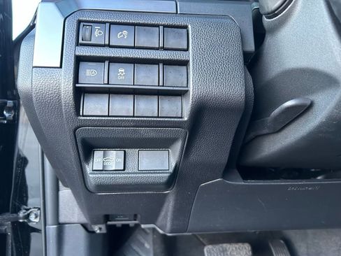 Used 2025 Toyota Tacoma TRD Off-Road image 19