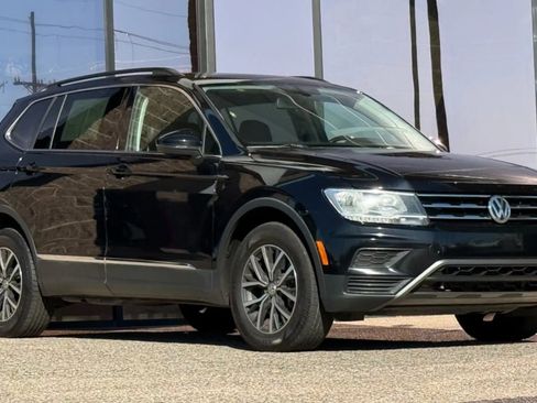Used 2020 Volkswagen Tiguan SE image 20