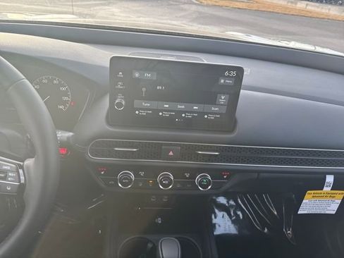 New 2026 Honda HR-V EX-L image 18