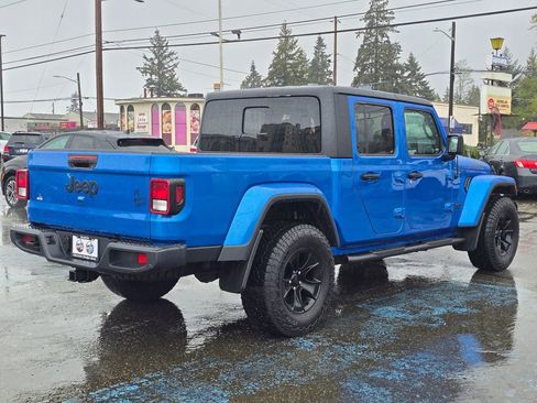 Used 2023 Jeep Gladiator Sport AWD/4WD image 8