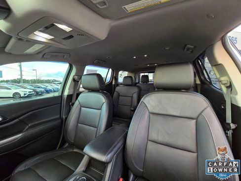 Used 2020 GMC Acadia SLT w/ Driver Alert Package II image 32