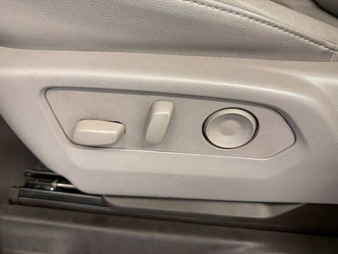 Used 2025 GMC Sierra 1500 SLT image 16