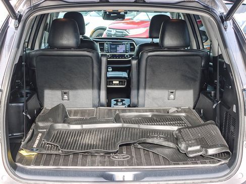 Used 2019 Toyota Highlander Limited Platinum image 26