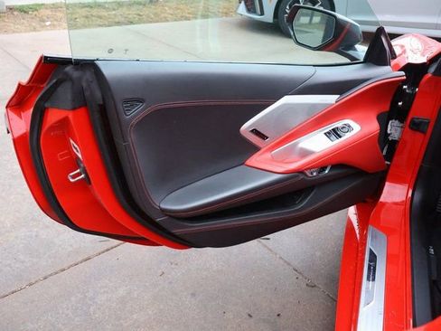 Used 2021 Chevrolet Corvette Stingray Premium Cpe w/ Z51 Performance Package image 18