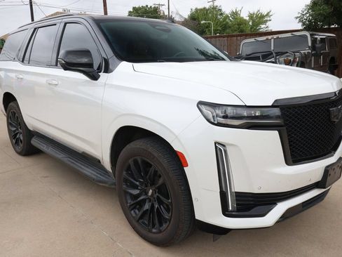 Used 2021 Cadillac Escalade Premium Luxury AWD/4WD image 3