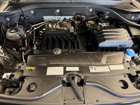 Used 2020 Volkswagen Atlas Cross Sport SEL image 25