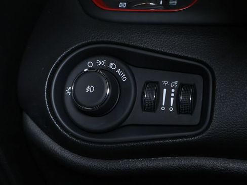 Used 2020 Jeep Renegade Trailhawk w/ Premium Leather Group image 26