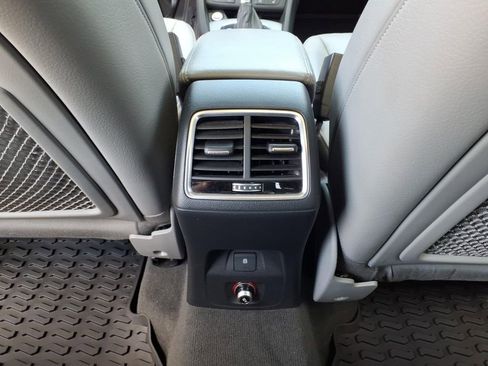 Used 2018 Audi Q3 2.0T Premium w/ Convenience Package image 7