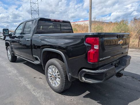 Used 2022 Chevrolet Silverado 2500 High Country w/ Z71 Off-Road Package image 7
