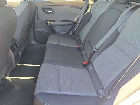 Used 2023 Nissan Rogue SV image 18