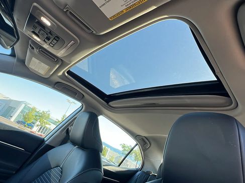 Used 2020 Toyota Camry SE w/ Sunroof Package FWD image 31