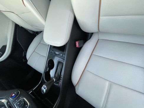 Used 2017 Chevrolet Impala Premier FWD image 16