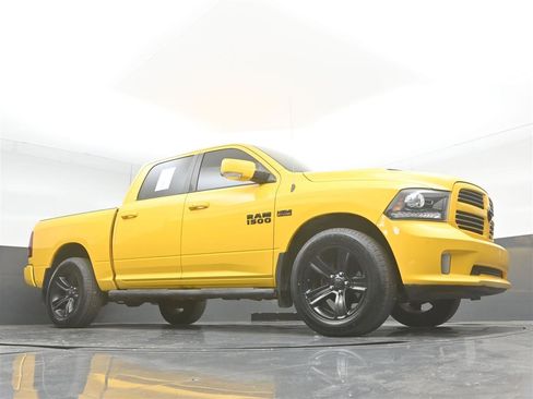 Used 2016 RAM 1500 Sport w/ Stinger Yellow Sport Package AWD/4WD image 31
