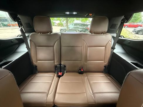 Used 2024 Chevrolet Tahoe High Country AWD/4WD image 35