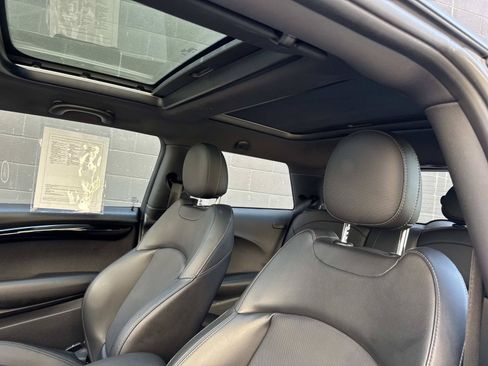 Used 2019 MINI Cooper S w/ Signature Upholstery Package FWD image 10