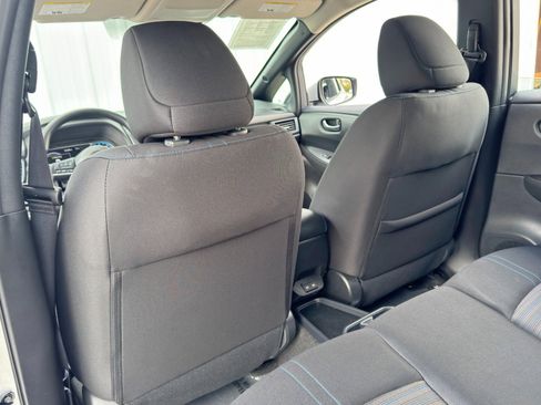 Used 2025 Nissan Leaf S image 29