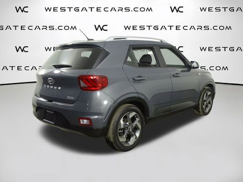 Used 2024 Hyundai Venue SEL FWD image 40