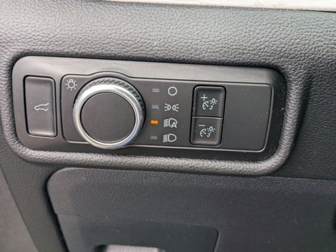 Used 2023 Ford Explorer XLT AWD/4WD image 26