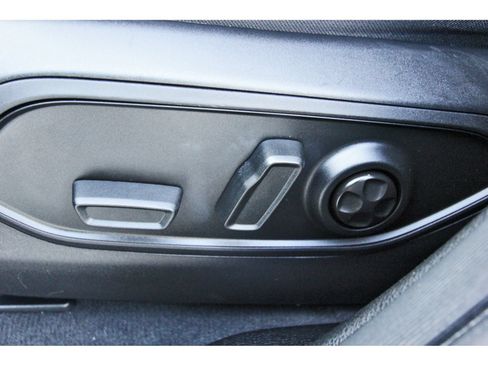 Used 2023 Jeep Grand Cherokee L Limited w/ Black Appearance Package AWD/4WD image 29